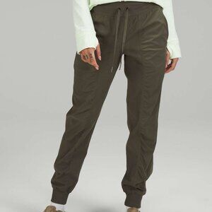 NWT Lululemon Mid-Rise Jogger, Sz 6, Army Green